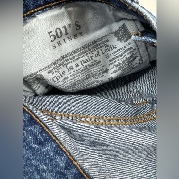 Levi’s 501 Button Fly Short Skinny Distressed Jeans Womens 28 X 28 - Picture 11 of 15